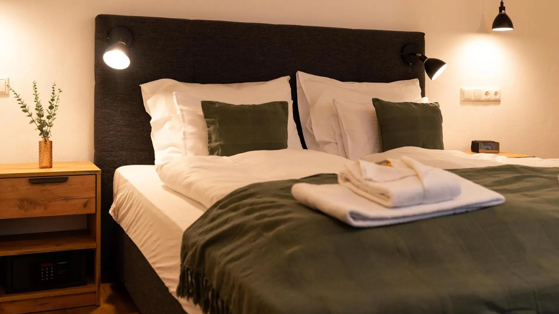 Dreamcation Altstadthotel Regensburg, Mikro Apartments Mit Kueche Germany